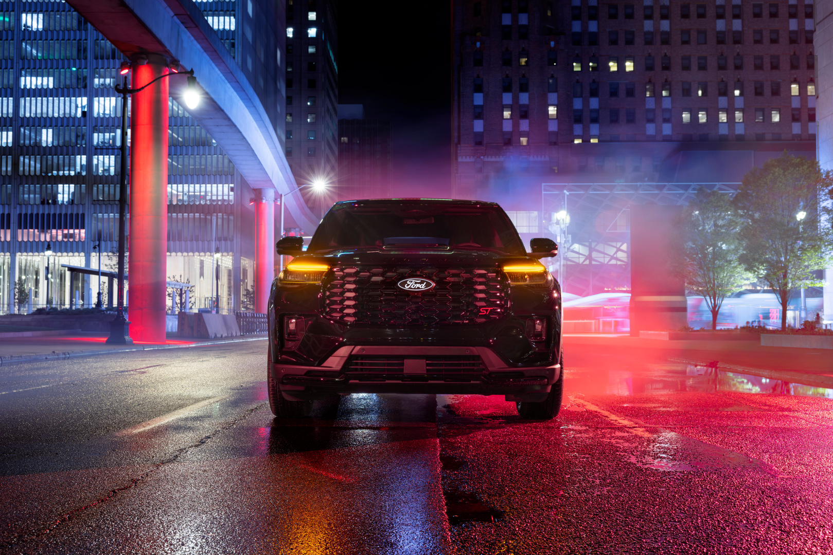 SMALL_2027_Ford_Explorer_ST_Sinister_package_2_110